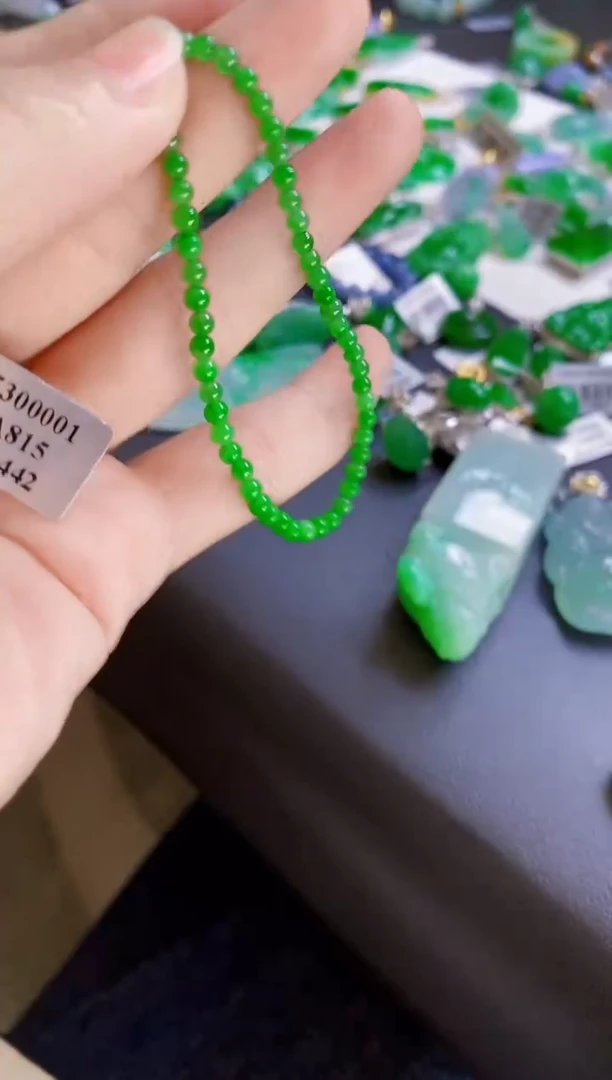 颈饰未镶嵌翡翠手链
