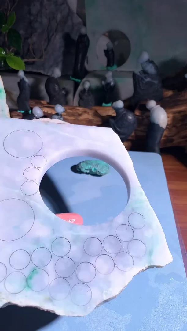 翡翠未镶嵌吊坠(不含链)小***军A623