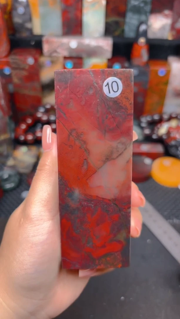 玉桂林鸡血玉印章摆件10