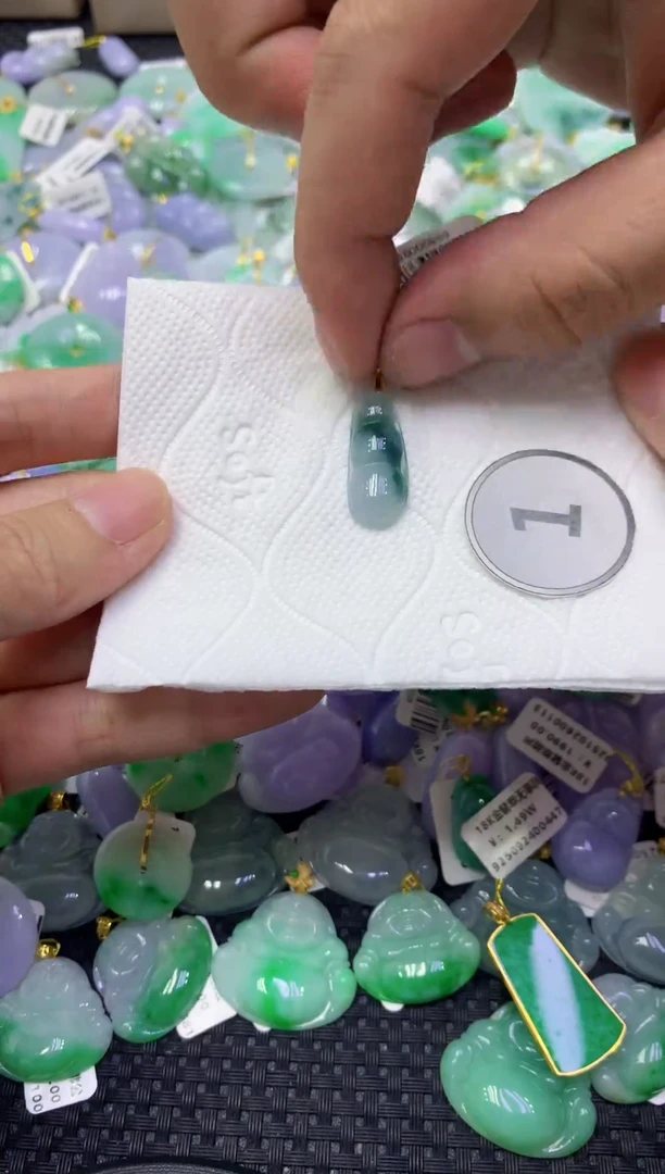 颈饰未镶嵌翡翠天然缅甸翡翠A货