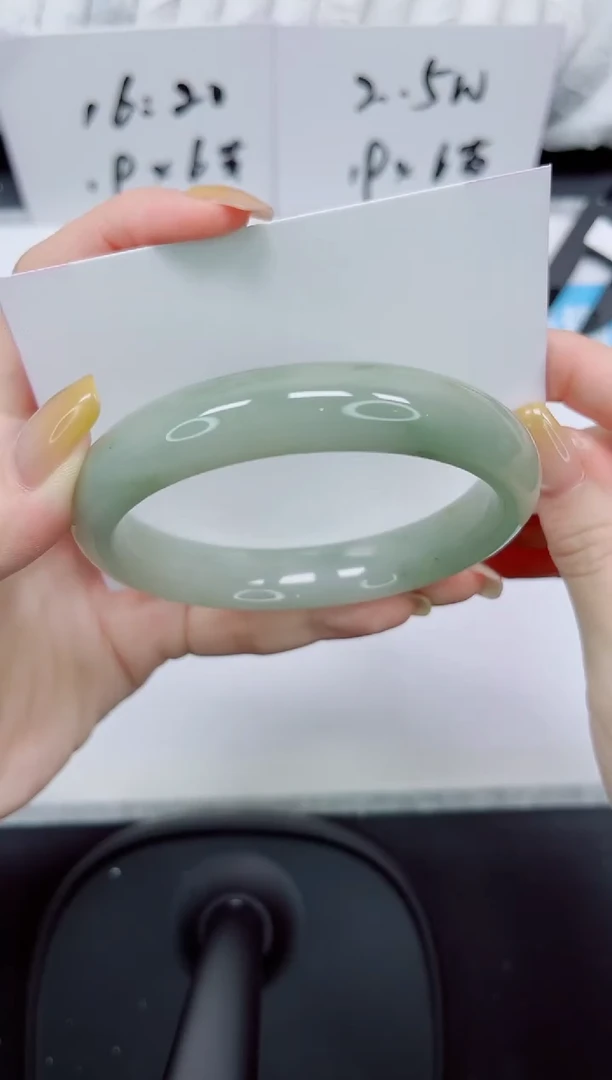 石英质玉手镯未镶嵌126