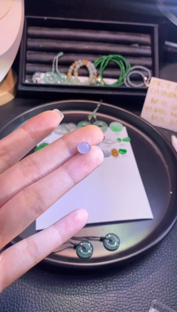 翡翠挂件未镶嵌蛋