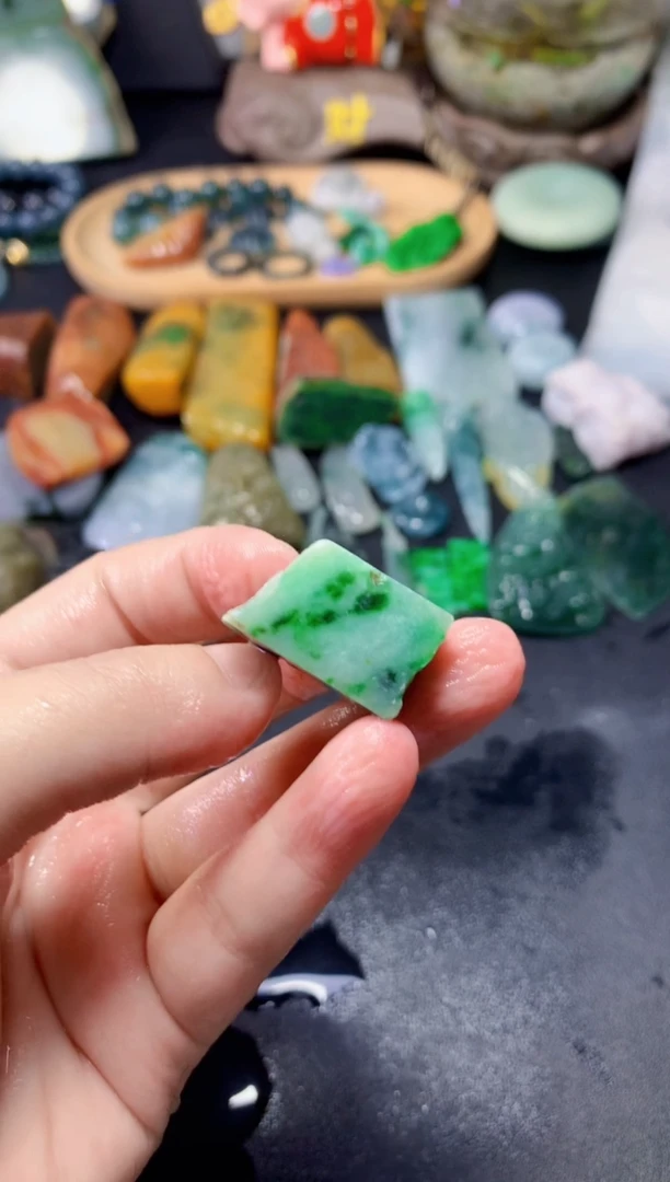 翡翠未镶嵌颈饰027天然翡翠