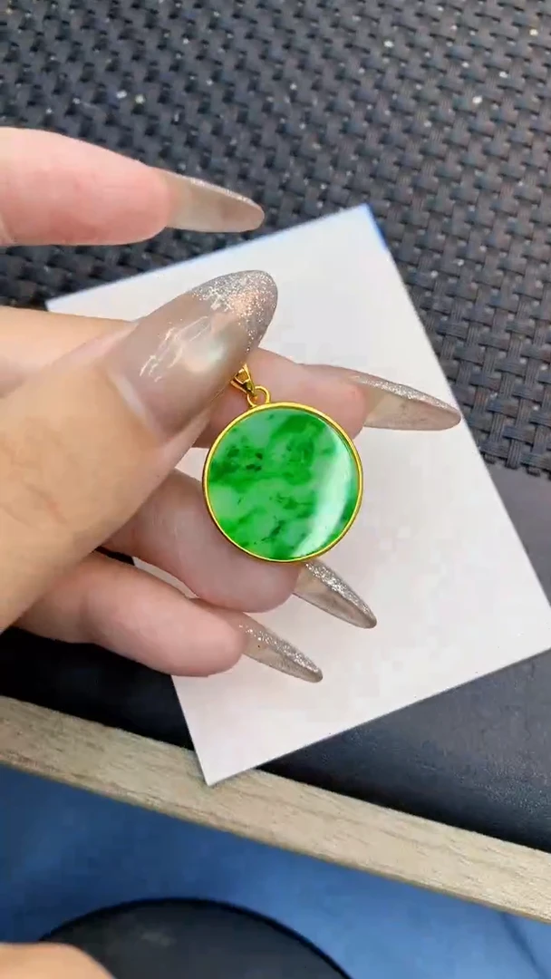 颈饰未镶嵌翡翠1