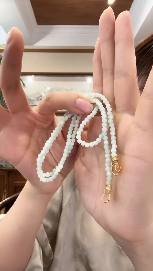 翡翠未镶嵌颈饰国风