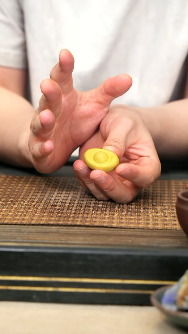 紫砂壶1《元宝茶宠》黄金段