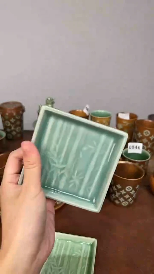 龙泉窑天青方小果盘