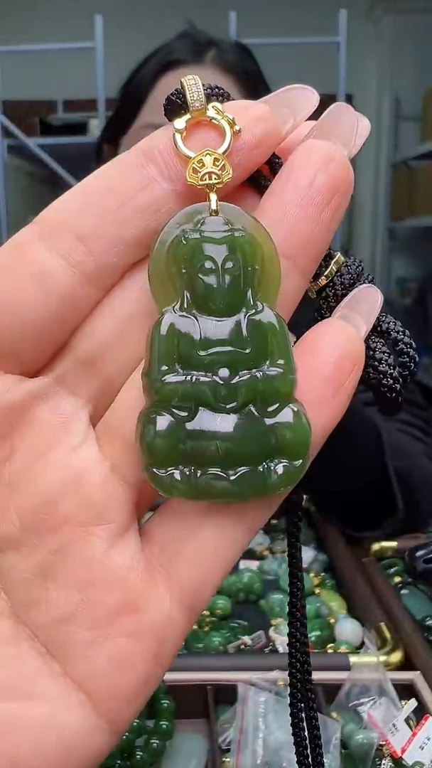 颈饰18K金镶嵌和田玉（多样性发货.发其一）11.24.56