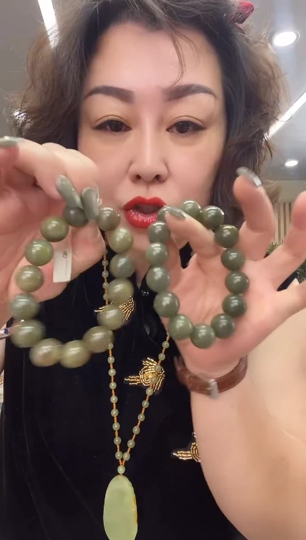 未镶嵌手链透闪石质玉多样式发货随机发一