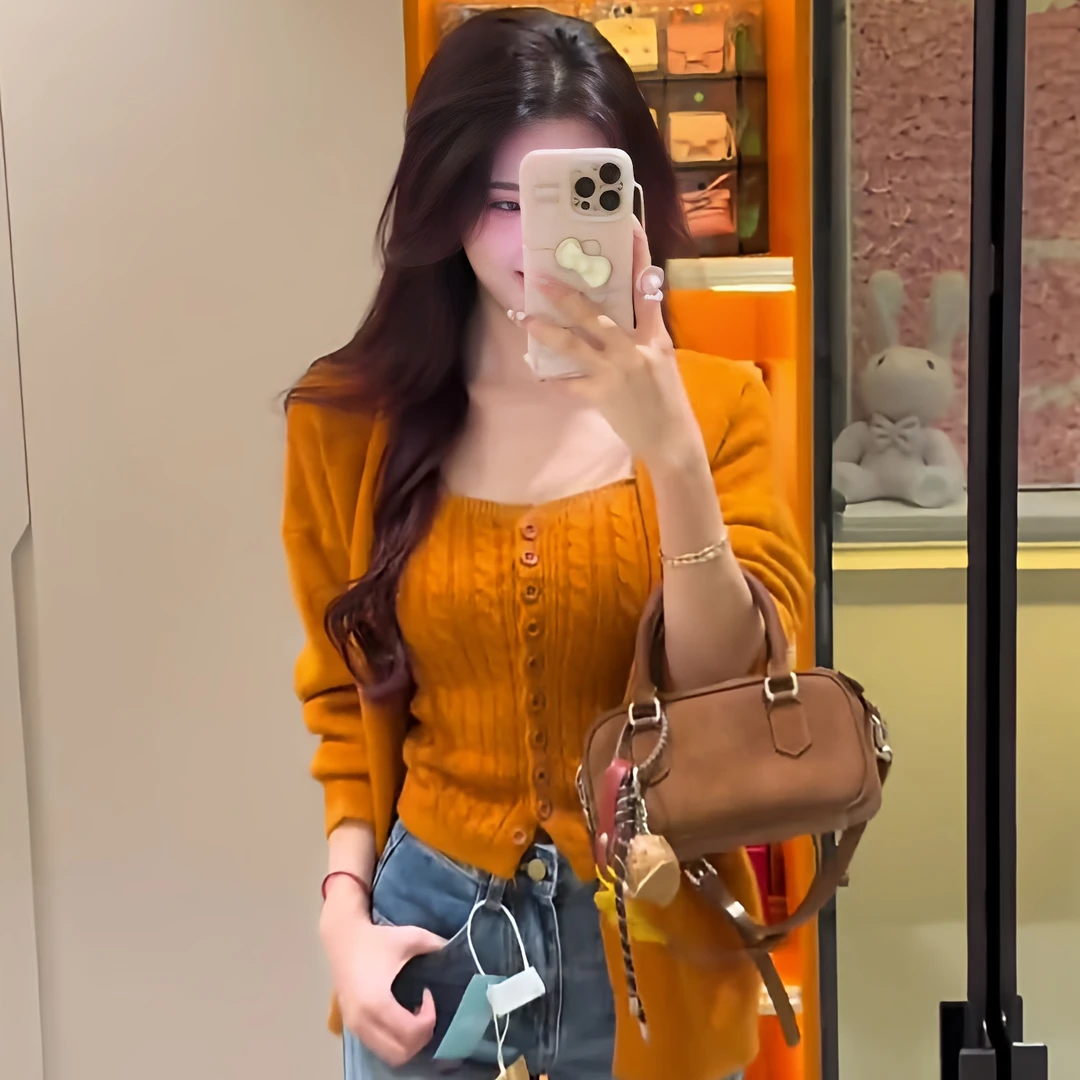 2025超火ootd穿搭一整套早秋季女装橘色毛衣开衫吊带背心两件套装