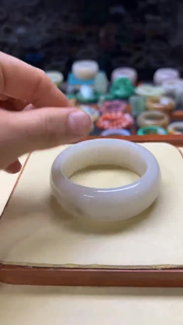 未镶嵌手镯石英质玉红*l091