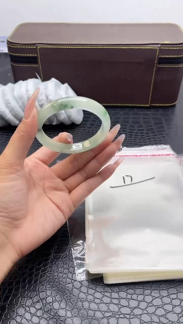 17手镯所见即所得拍啥发啥