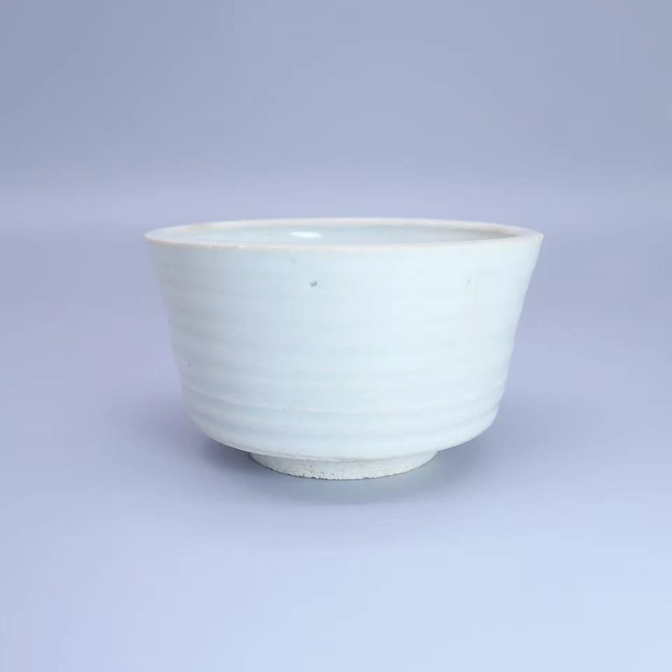 29: 明中期福建窑口白釉弦纹炉