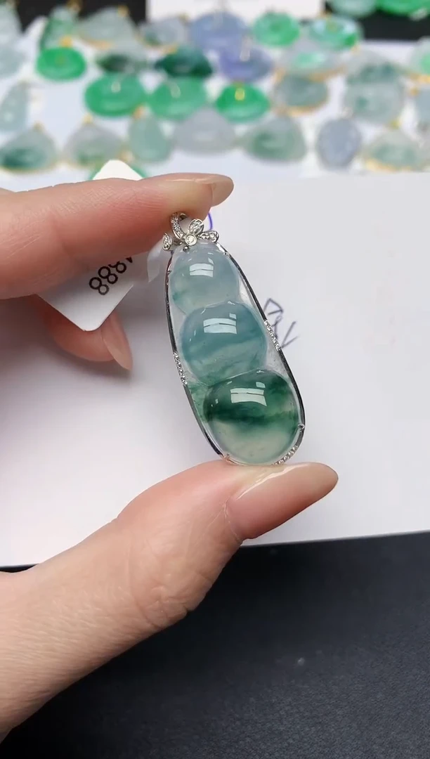 颈饰18K金镶嵌翡翠天然缅甸A货翡翠百元以上9元证书费自理