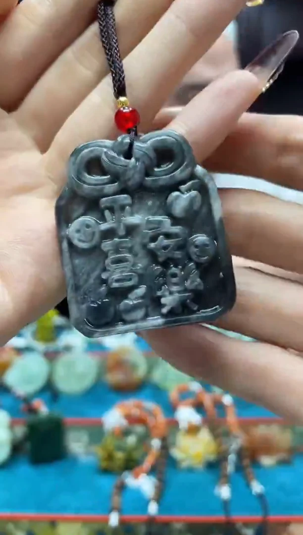 未镶嵌岫玉吊坠·