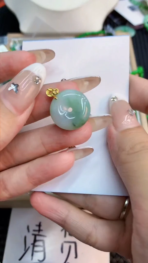 翡翠未镶嵌吊坠(不含链)1