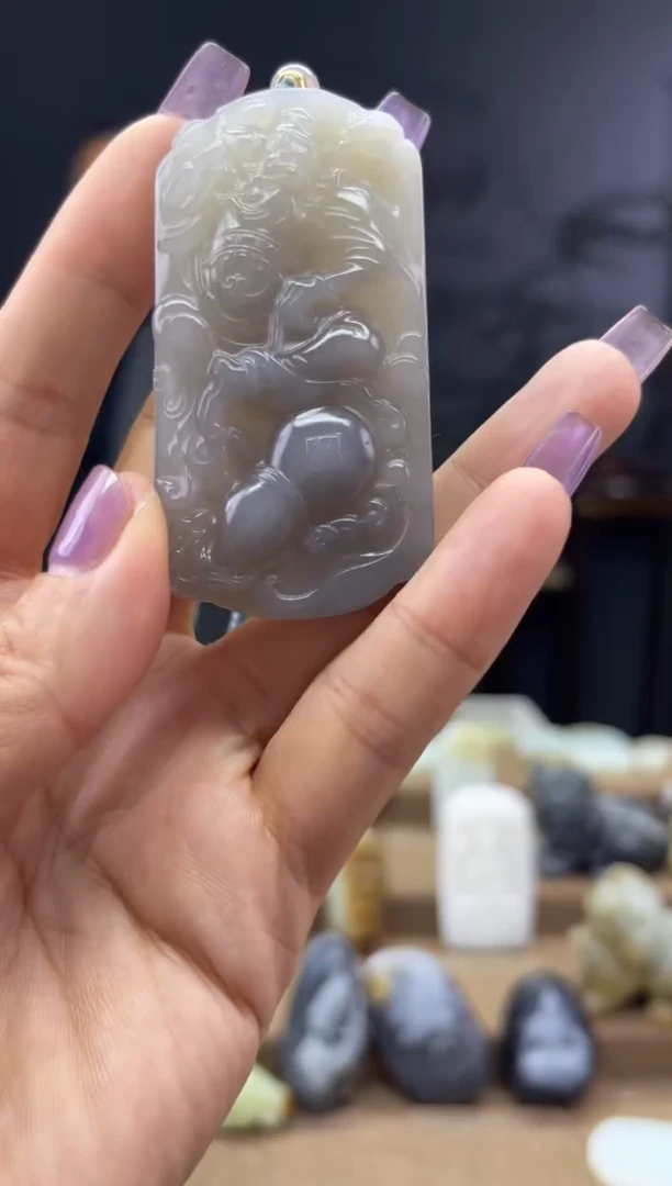 颈饰未镶嵌和田玉1