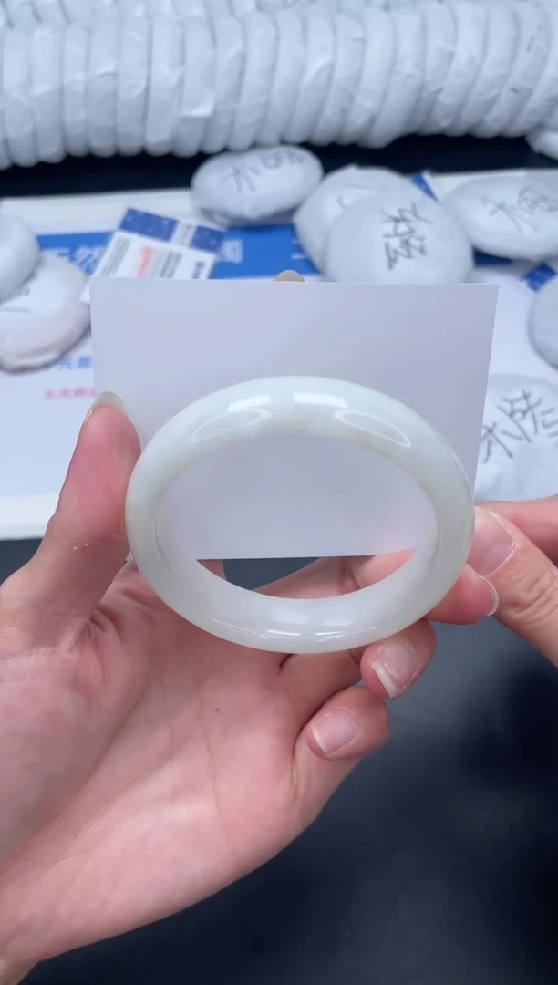 未镶嵌手镯和田玉A117-60BK