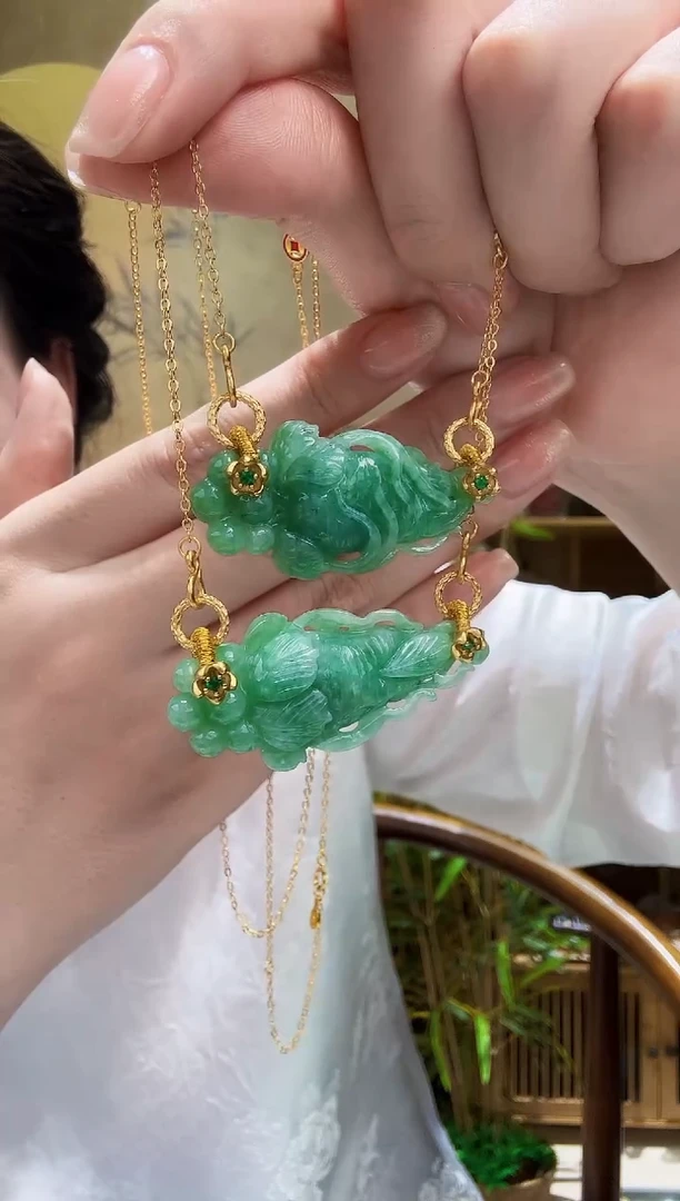 颈饰未镶嵌翡翠多样发其一个