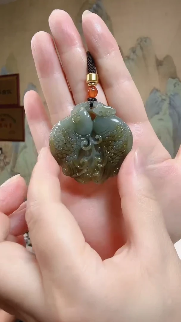 和田玉未镶嵌颈饰.