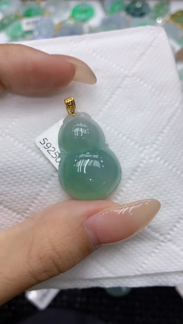 颈饰18K金镶嵌翡翠111111111111