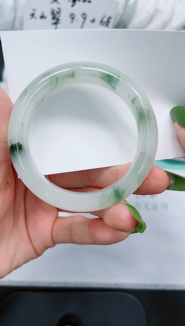 石英质玉手镯未镶嵌125/52