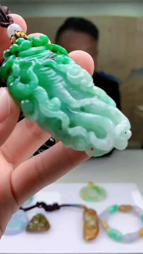 【闪购商品】定制翡翠未镶嵌4969bb-毛货挂件103