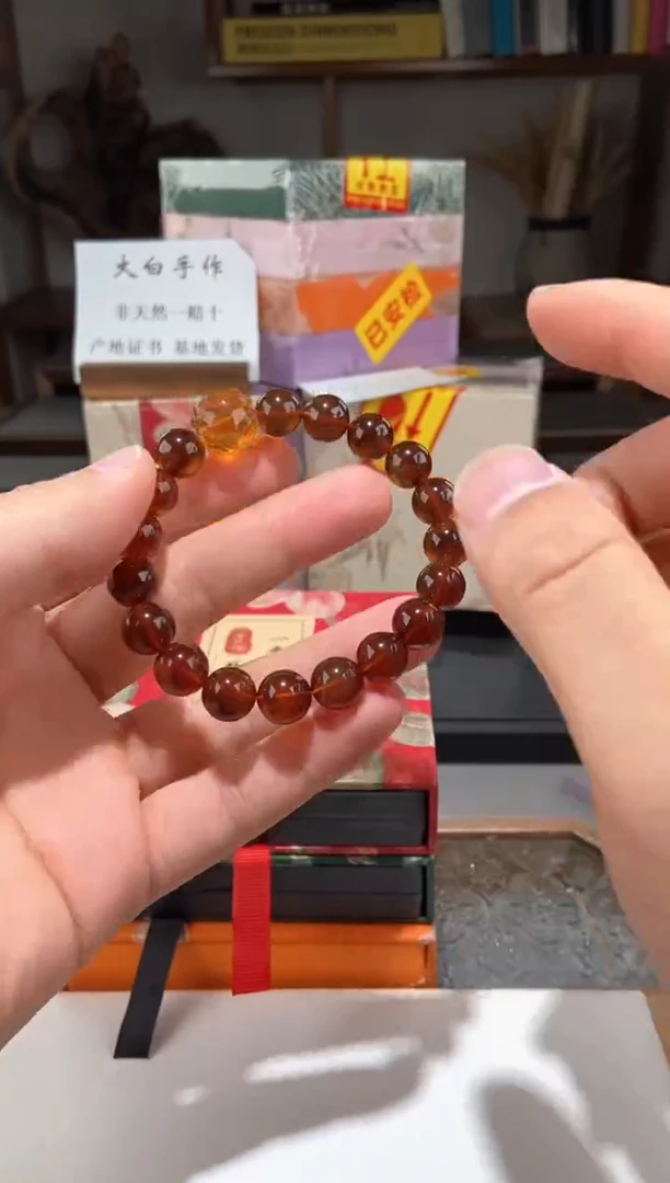 琥珀颈饰未镶嵌10+棕红貔貅手串