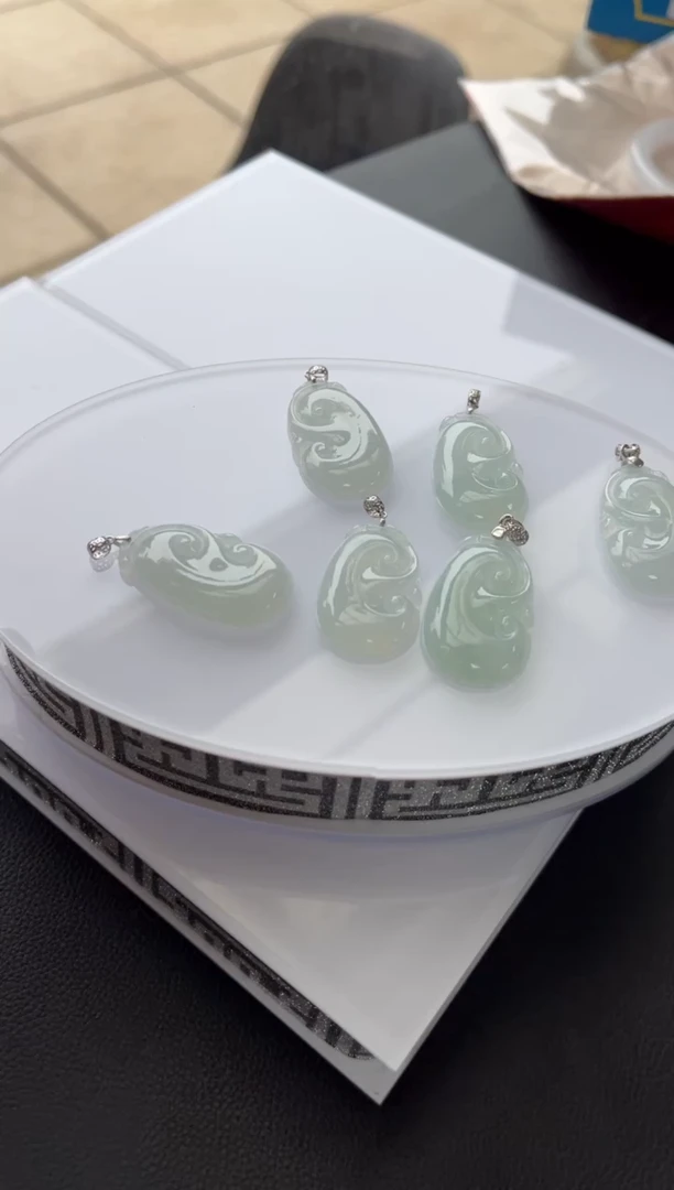 翡翠手镯未镶嵌A货翡翠如意多样性发1