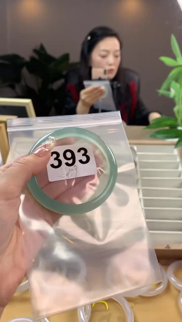 【闪购商品】玛瑙/玉髓手镯未镶嵌393微瑕