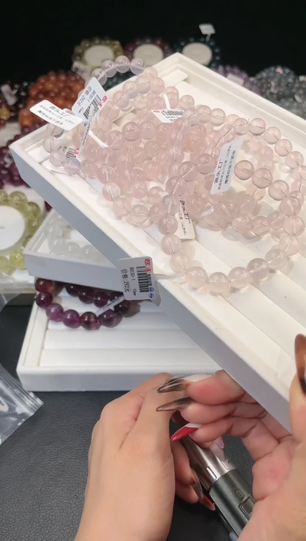 【闪购商品】水晶手链未镶嵌多样性发一紫莫粉10mm