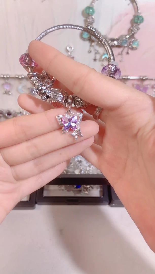 塑料单独吊坠紫色蝴蝶