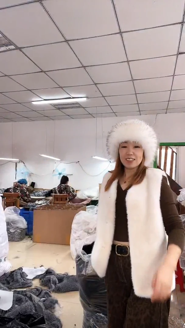 涤纶（聚酯纤维）蒙古帽白色加白豹纹