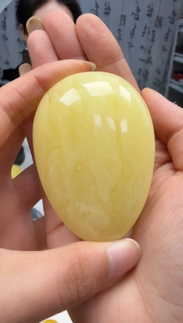 裸石琥珀未镶嵌如图
