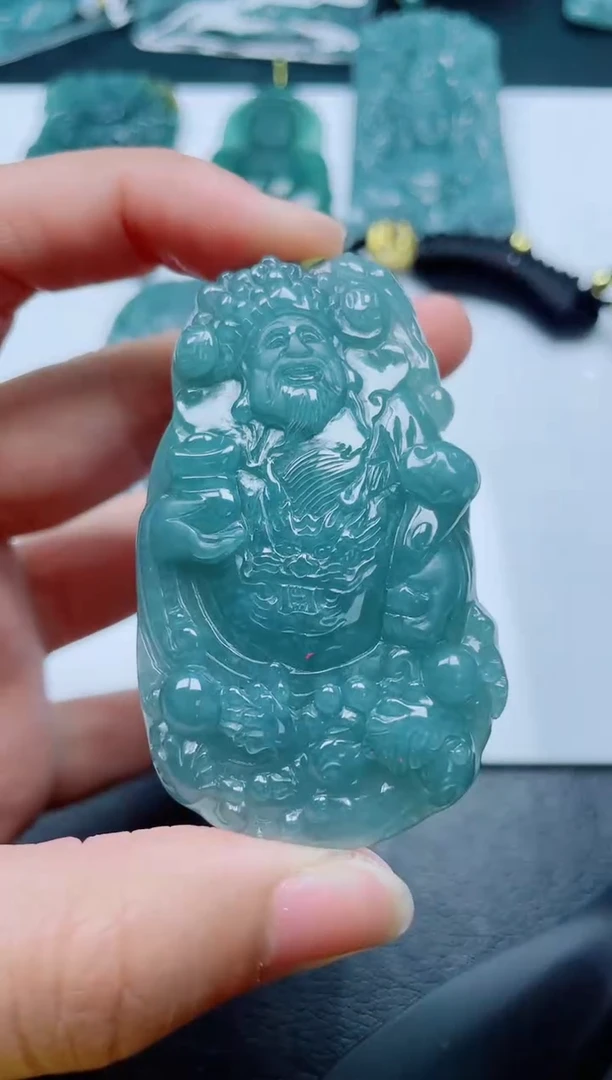 翡翠未镶嵌颈饰