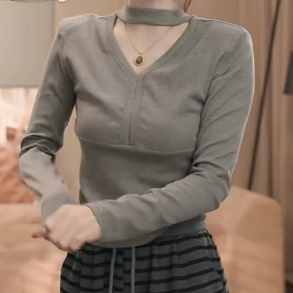 设计感挂脖V领修身纯欲长袖T恤女春季百搭显瘦时尚灰色打底衫上衣