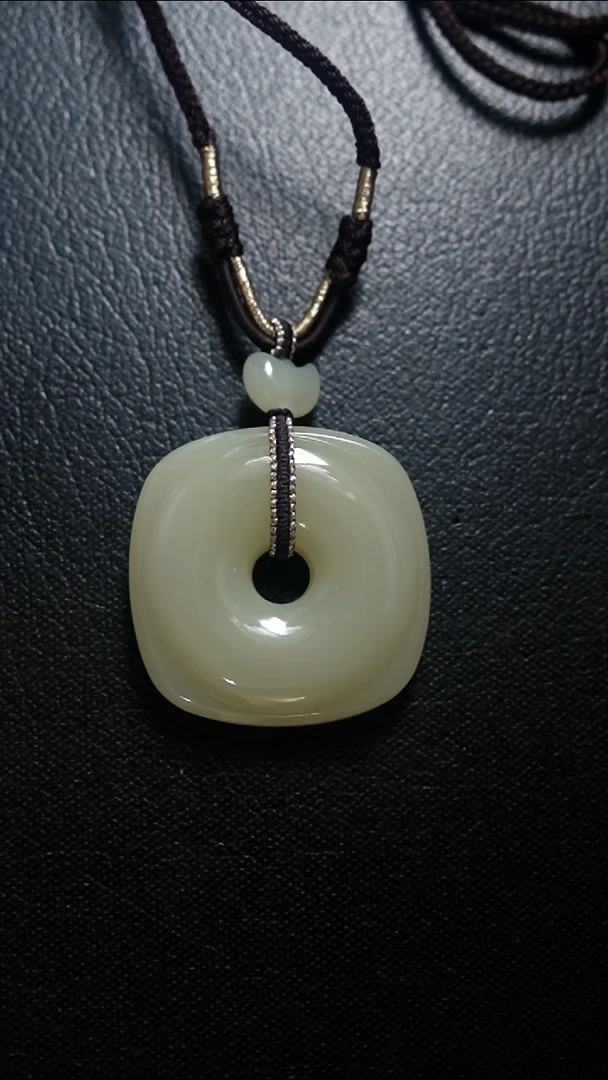 颈饰未镶嵌和田玉方扣