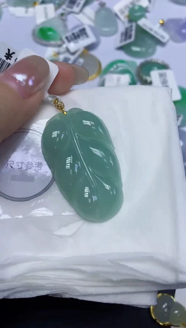 颈饰18K金镶嵌翡翠天然缅甸翡翠A货百元以上9元证书费自理