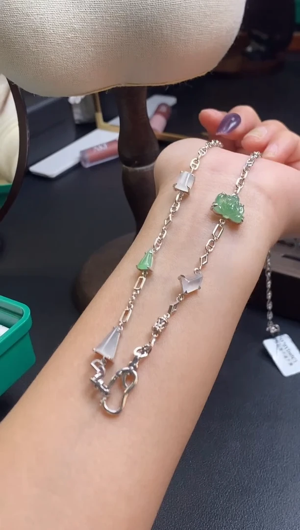 颈饰银S925镶嵌翡翠16926