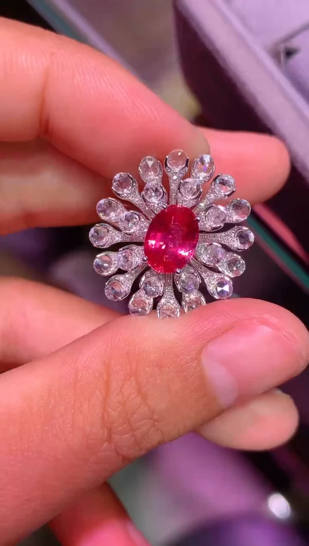 戒指彩色蓝宝石18K金镶嵌2.08CT