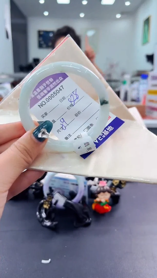 翡翠手镯未镶嵌天然缅甸A货翡翠