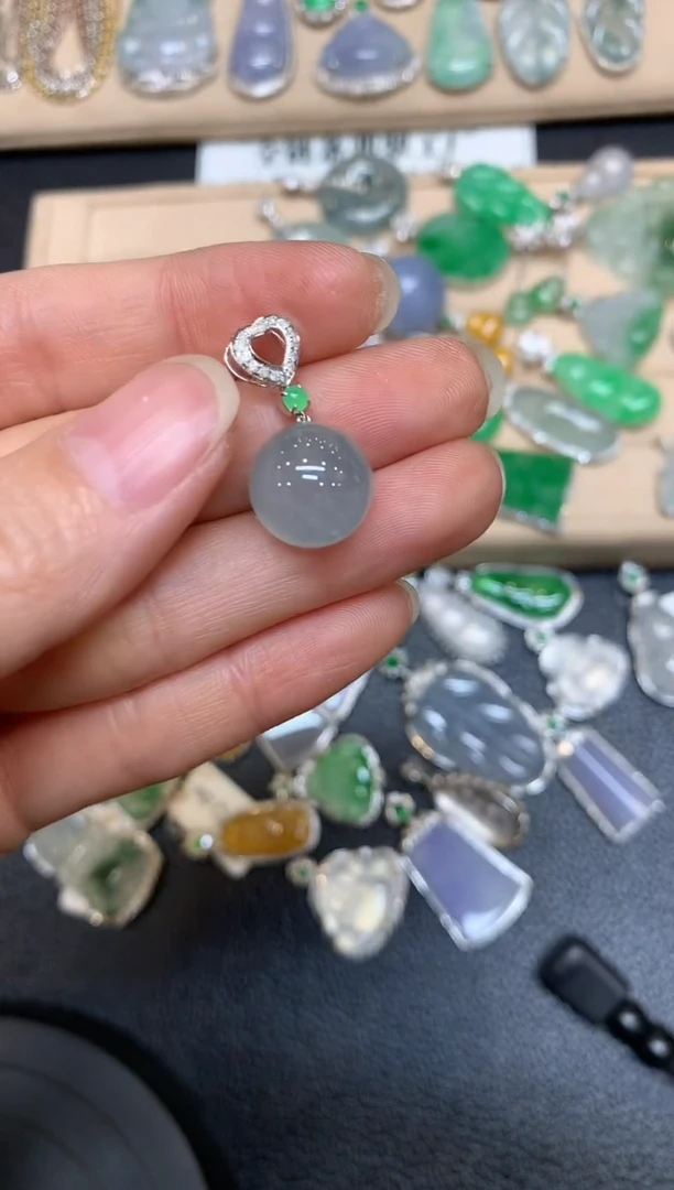 【闪购商品】翡翠颈饰18K金镶嵌珠子【无服务费