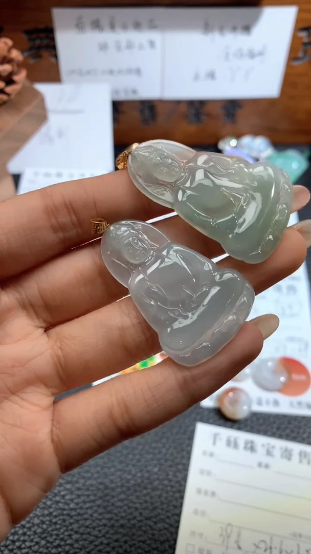 【闪购商品】翡翠吊坠(不含链)18K金镶嵌观音吊坠（随机发一）