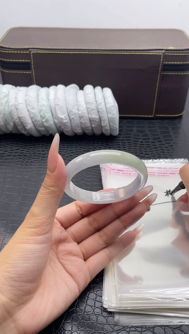 13手镯所见即所得拍啥发啥