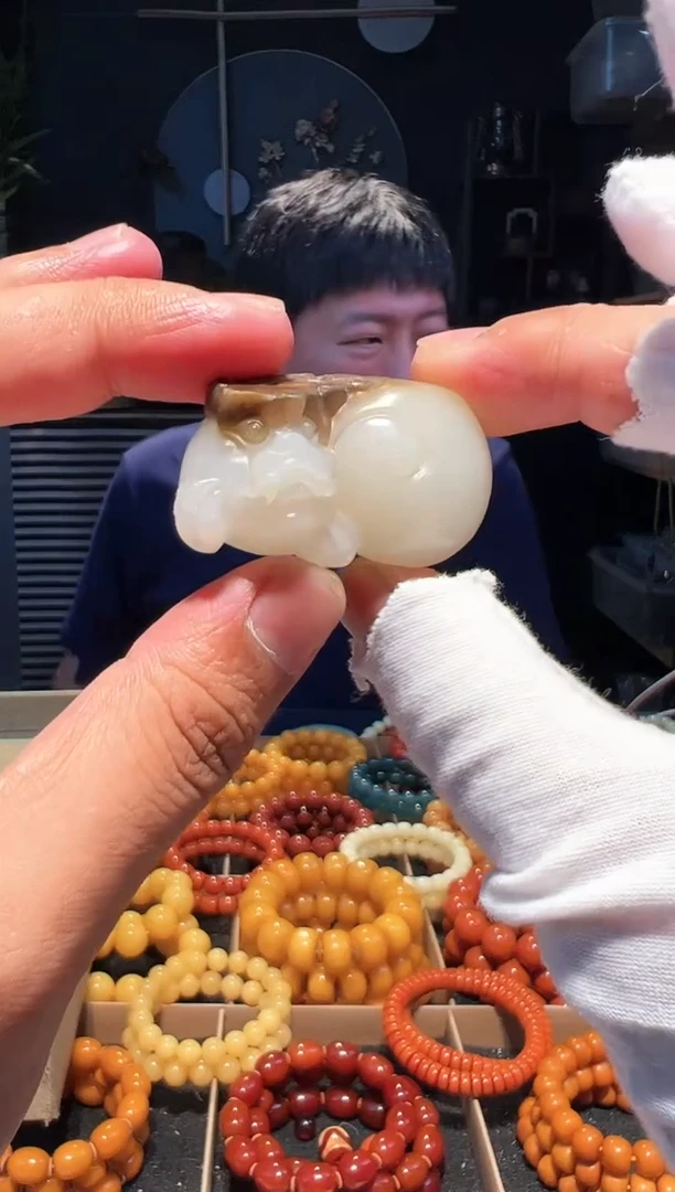 手串未镶嵌和田玉挂件