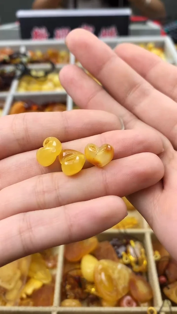 未镶嵌蜜蜡裸石吊坠