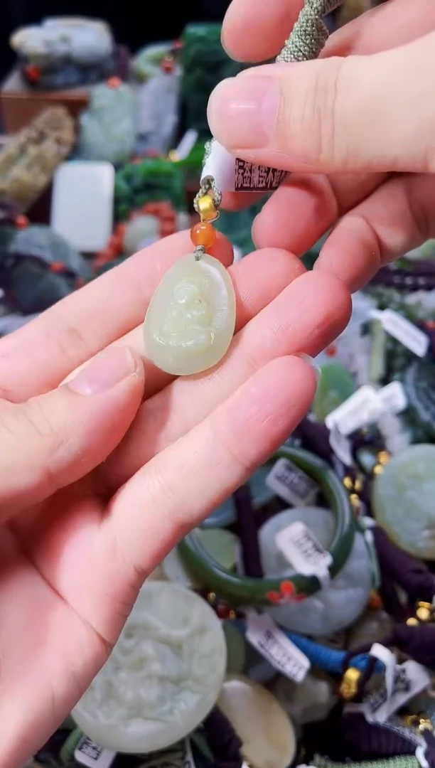 和田玉未镶嵌颈饰拍一发一