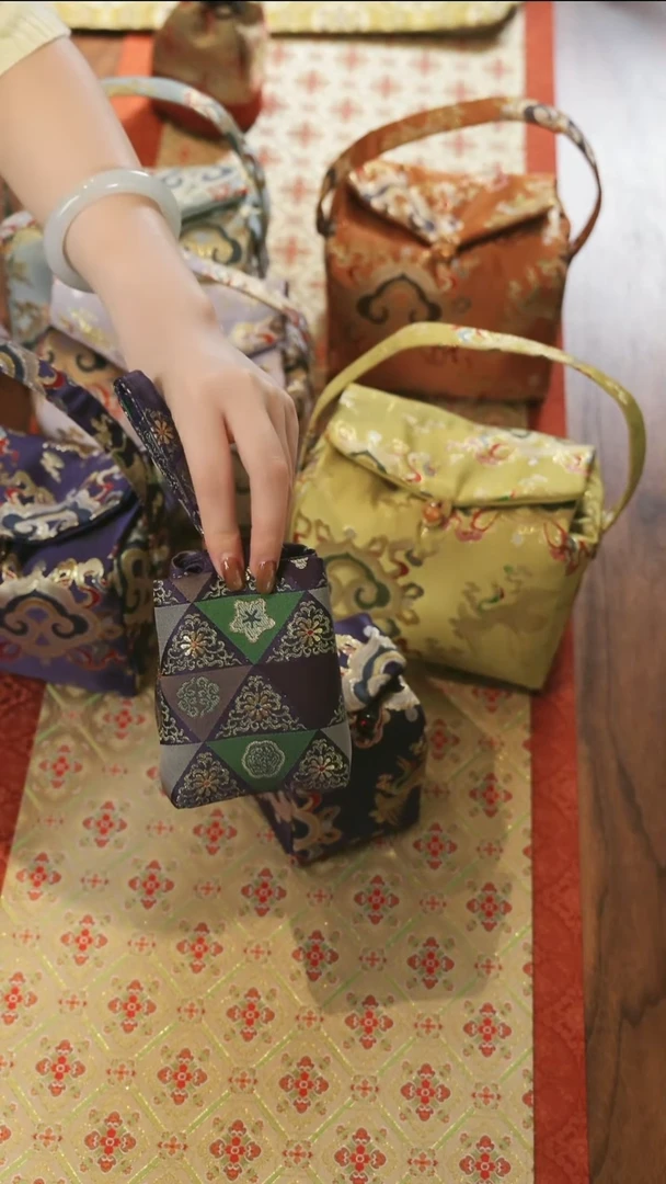 杯袋············