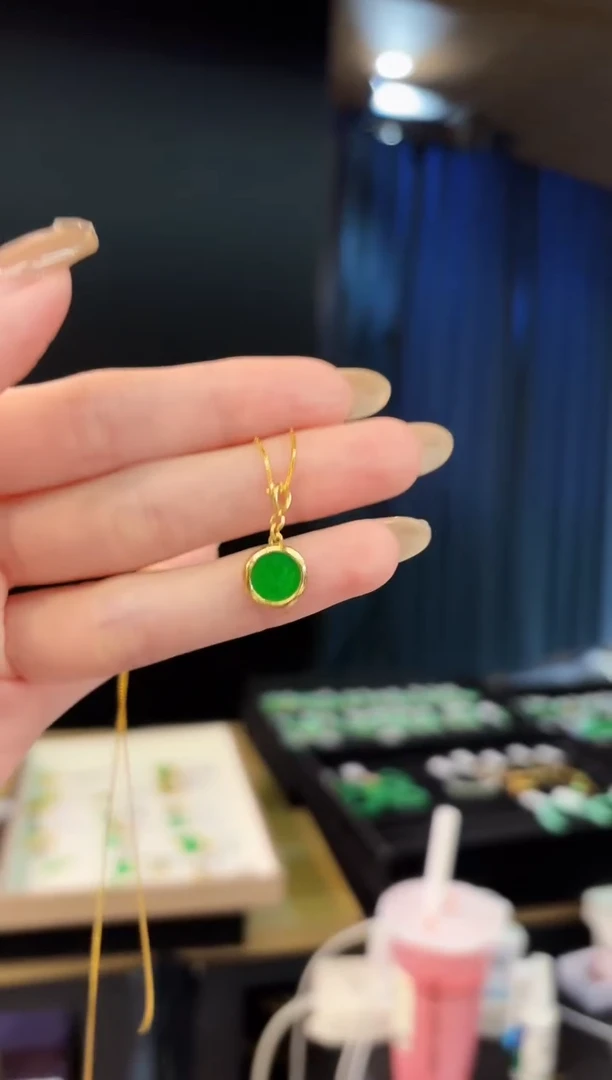 翡翠未镶嵌吊坠(不含链)u缅料A货/多样性发货/一件