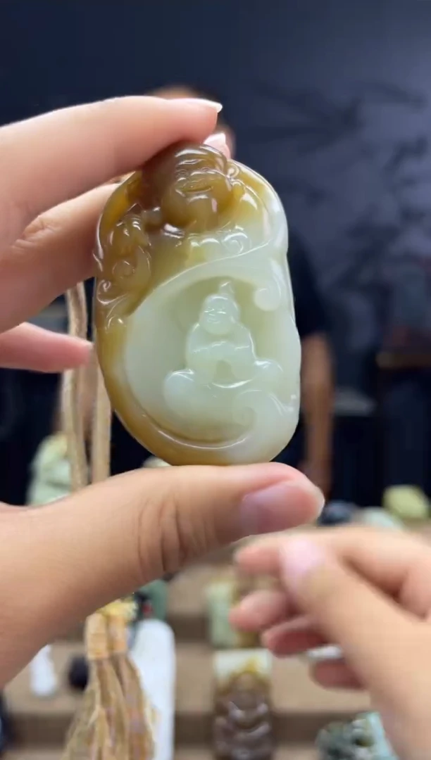 颈饰未镶嵌和田玉1